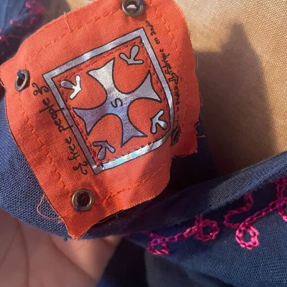 FREE PEOPLE | navy blue embroidered pull over v neck loose long sleeve linen ble - Picture 5 of 9